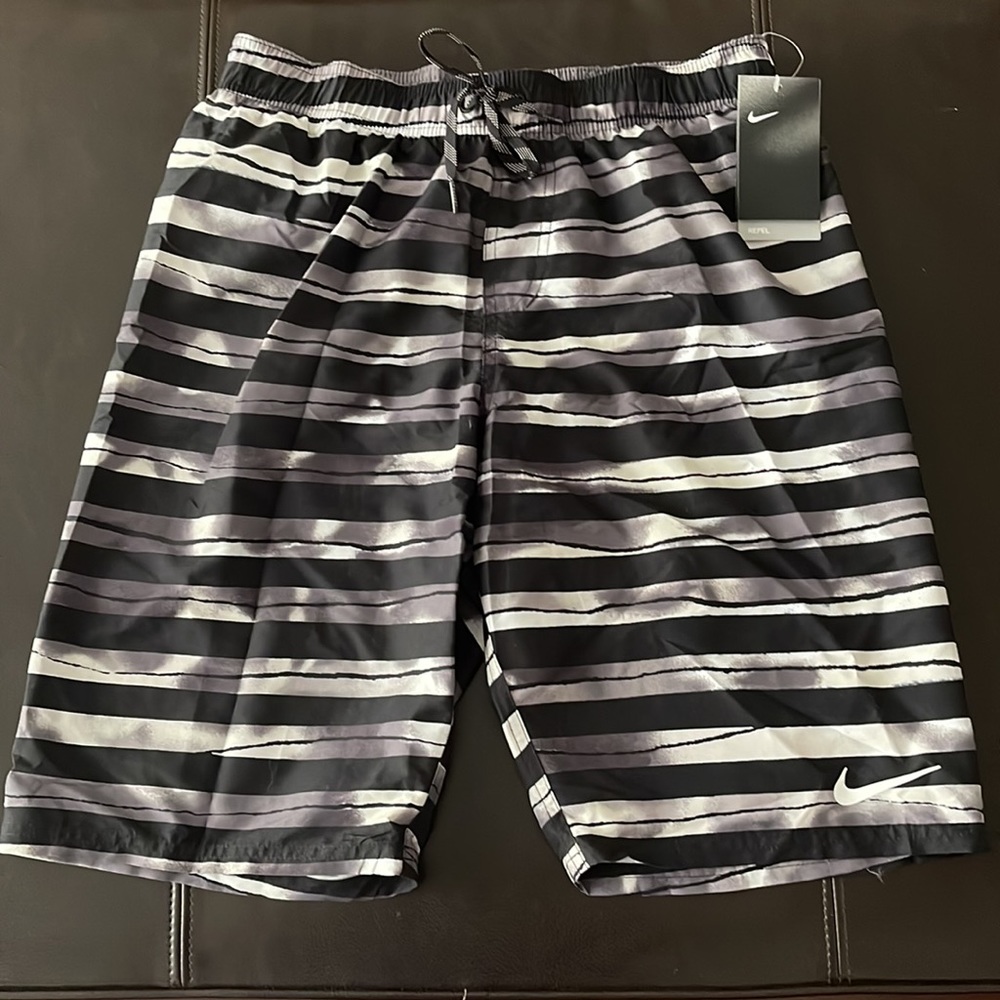 Nike Repel Black/Gray/White Swim Trunks
